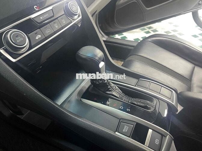 Honda Civic 2020 G Đen 6 vạn km