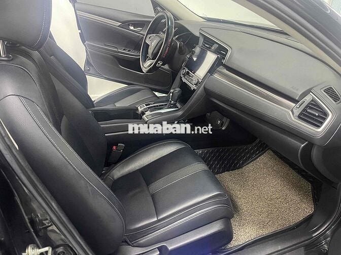 Honda Civic 2020 G Đen 6 vạn km