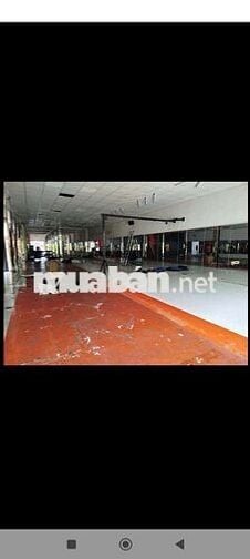 Cho thuê mặt bằng nguyên căn Tân phú. 12x55 trống suốt.