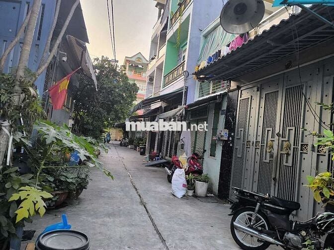 Cho thuê nhà nguyên căn 4x14m, 1 trệt 1 lầu, hẻm xe hơi, Bình Trị Đông