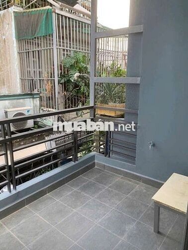 Nhà sạch sẽ , hẻm an ninh 2pn ,thêm gác ,2vs