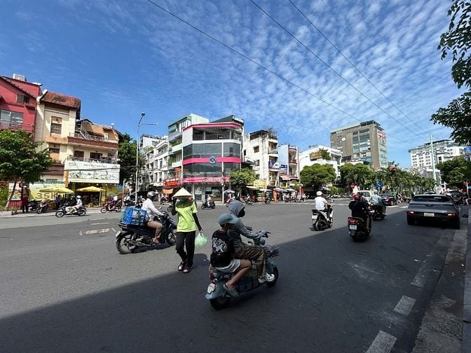 BÁN CĂN HỘ TẦNG TRỆT - MT PHAN XÍCH LONG 