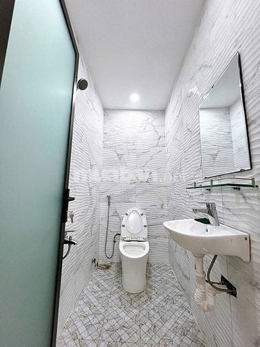 Thanh lý gấp căn nhà 1 sẹc gần  bến xe Q8 Giá 1tỷ060( trả trước 300tr)