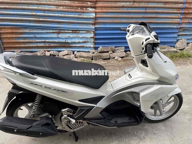 Cần bán ab 2016 máy zin 1 chủ hìh thức đẹp