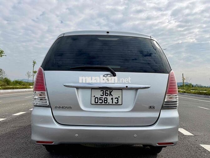 Toyota Innova 2009 G - 220000 km