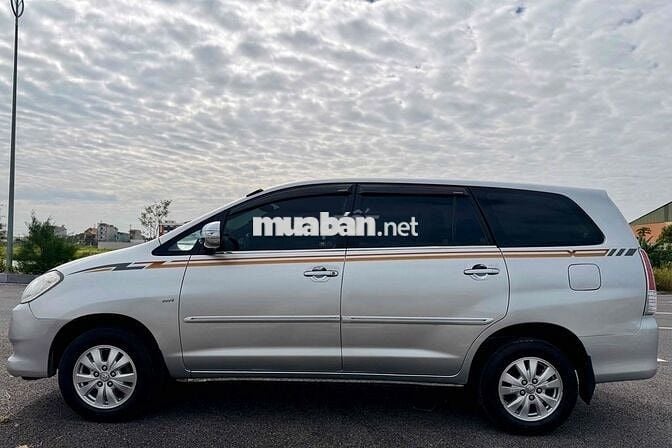 Toyota Innova 2009 G - 220000 km