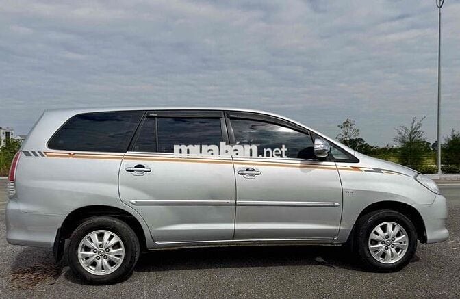 Toyota Innova 2009 G - 220000 km