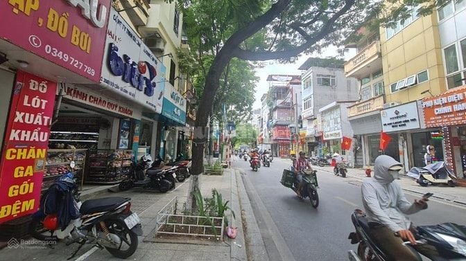 BÁN GẤP ĐẤT MP ĐỘI CẤN, 140M2, MT 5M, 56 TỶ - 0987104878