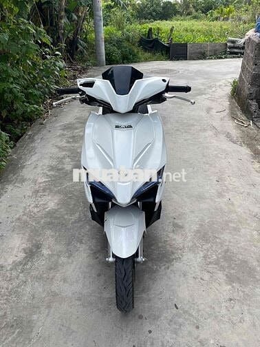 Cần bán ab 2016 máy zin 1 chủ hìh thức đẹp