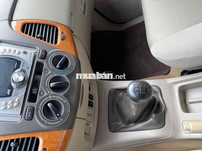 Toyota Innova 2009 G - 220000 km