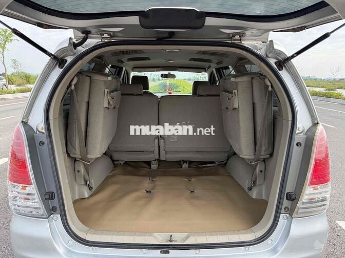 Toyota Innova 2009 G - 220000 km