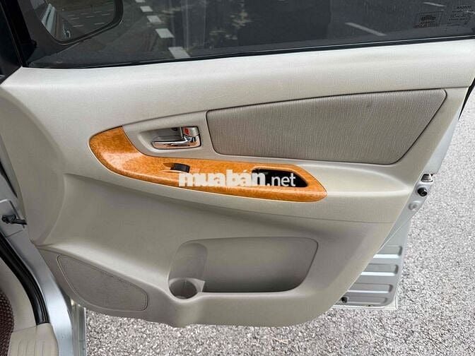 Toyota Innova 2009 G - 220000 km