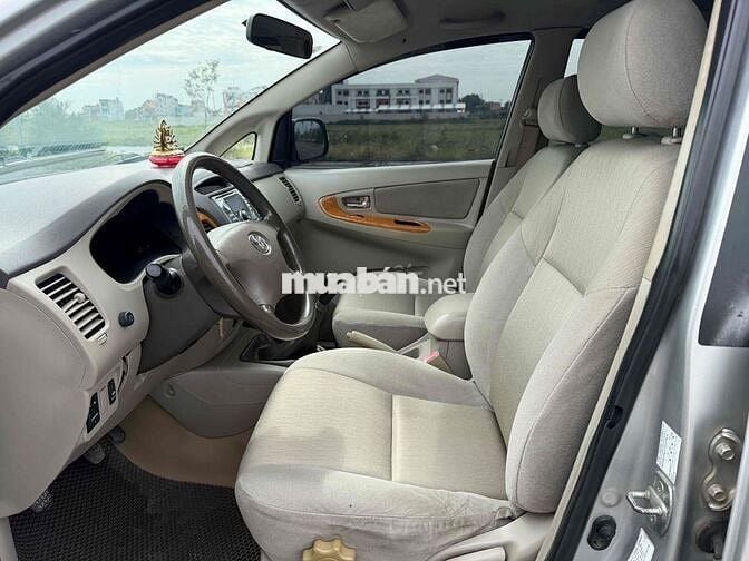 Toyota Innova 2009 G - 220000 km