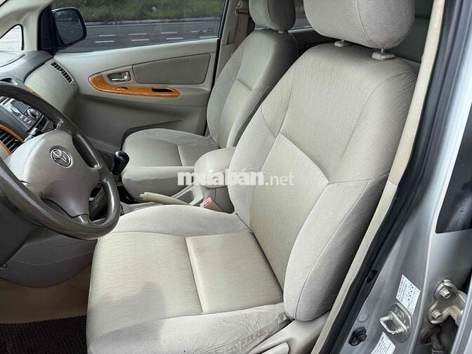 Toyota Innova 2009 G - 220000 km