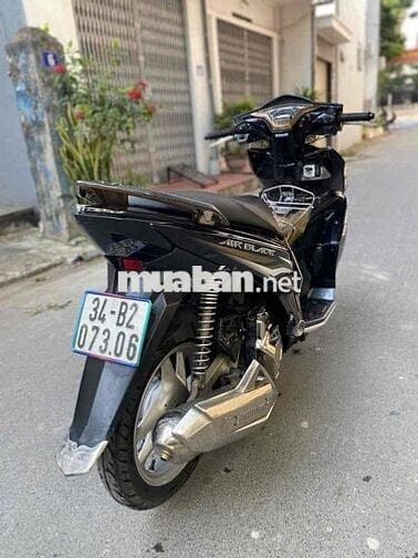 Honda Air Blade zin cả xe đẹp như hình