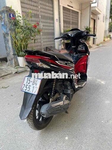 Honda Air Blade Đỏ đen chính chủ êm đẹp mê ly