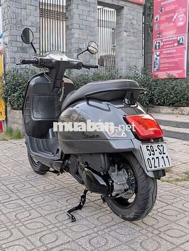 Piaggio Vespa GTS Super 125 Xám