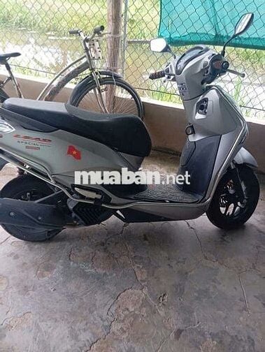 CẦN BÁN XE LIKE NEW 98% ODO 22k KM