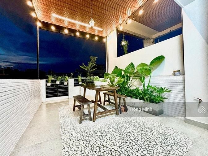 Chủ kẹt tiền bán cực gấp nhà Phan Xích Long giá lỗ nặng 