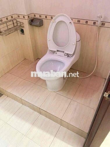 Nhà hẻm số 400 đường Cmt8, 5x12m, 1 trệt 1 lửng 2 lầu 1 sân thượng.