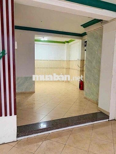 Nhà hẻm số 400 đường Cmt8, 5x12m, 1 trệt 1 lửng 2 lầu 1 sân thượng.