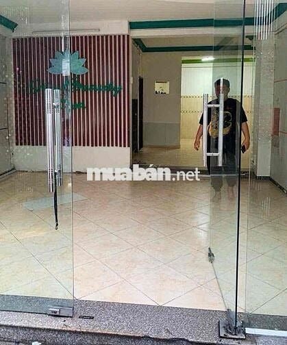 Nhà hẻm số 400 đường Cmt8, 5x12m, 1 trệt 1 lửng 2 lầu 1 sân thượng.