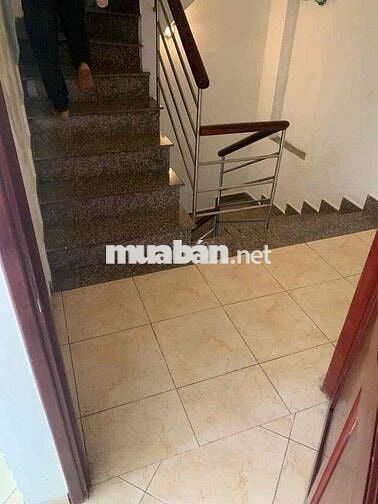 Nhà hẻm số 400 đường Cmt8, 5x12m, 1 trệt 1 lửng 2 lầu 1 sân thượng.