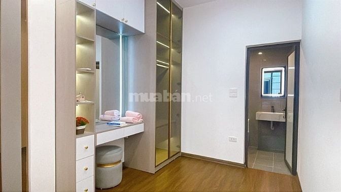 Nhà Đẹp Định Công Thượng, Hoàng Mai 33m, 4 tầng, mt 4.6m, giá 8.8 tỷ.