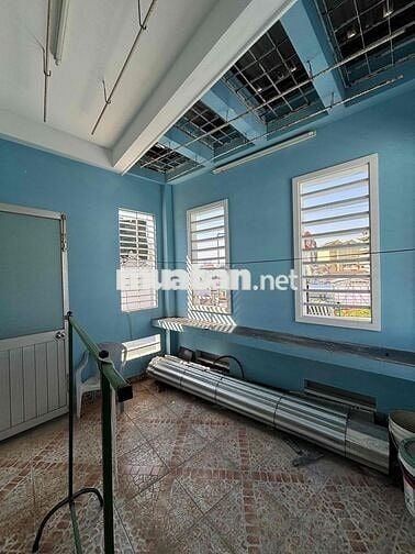 Cho thuê nhà nguyên căn hẻm 536 Âu cơ