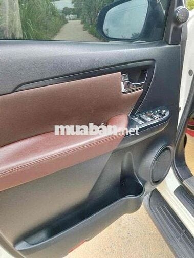 Toyota Fortuner 2020 2.4AT 4x2  - 10 km