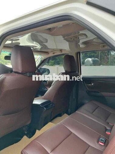 Toyota Fortuner 2020 2.4AT 4x2  - 10 km