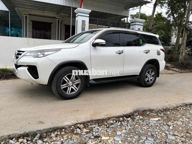 Toyota Fortuner 2020 2.4AT 4x2  - 10 km