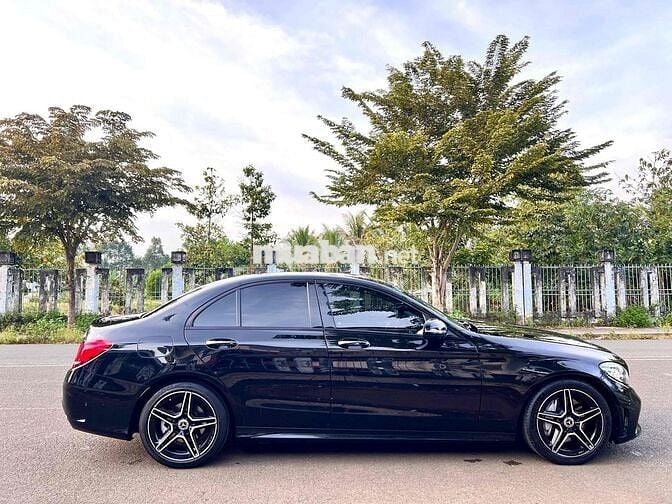 Mercedes Benz C Class 2019 C 300 AMG - 93000 km