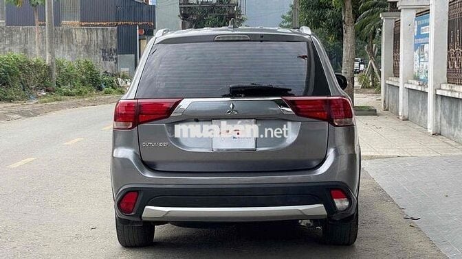 Mitsubishi Outlander 7 chỗ