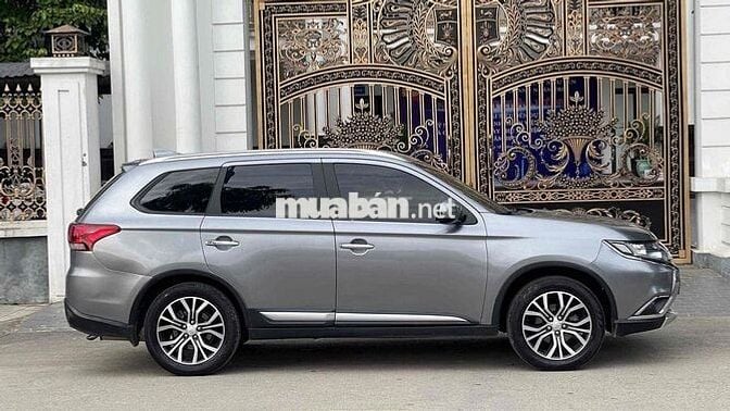 Mitsubishi Outlander 7 chỗ