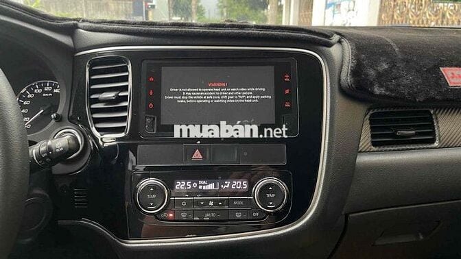 Mitsubishi Outlander 7 chỗ