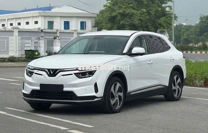 Vinfast VF8 Eco 2022 Trắng Cực Đẹp
