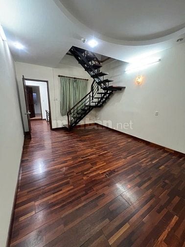 Bán nhà 4 tầng hẻm xe hơi phường Cầu Kho, Quận 1