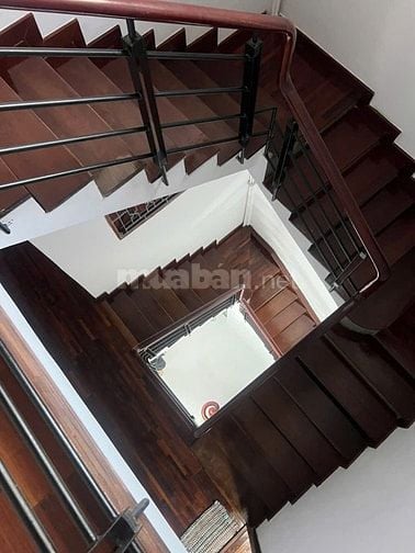 Bán nhà 4 tầng hẻm xe hơi phường Cầu Kho, Quận 1
