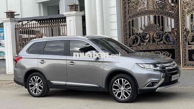 Mitsubishi Outlander 7 chỗ