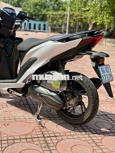 Vario 150 Bs 94 dk 2021 màu bạc poscher đẹp keng