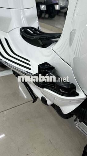 Vespa Sprint 150cc ngay chủ ( tặng Full đồ chơi)