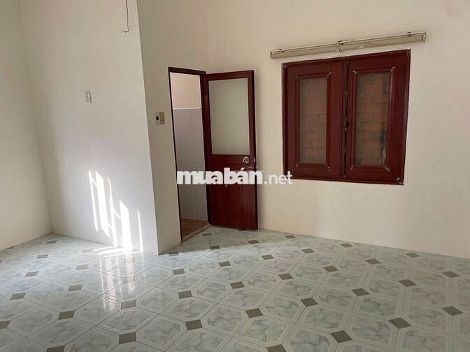 Chỉ 8.5 tỷ Đường Nguyễn Văn Cừ, Quận 1, 5x13m, 2 tầng, CN: 62m2