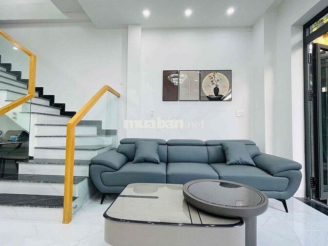 Bán nhà lầu đẹp ngay chợ Tân Vạn dọn vào ở ngay