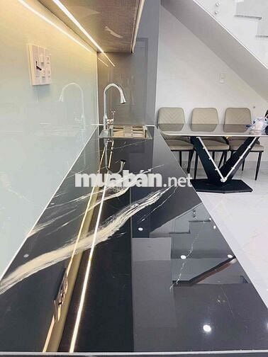 Bán nhà lầu đẹp ngay chợ Tân Vạn dọn vào ở ngay