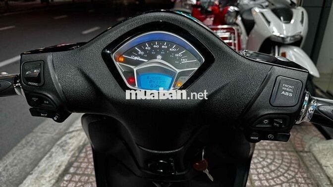 Libety Trắng Đen Spot 2022 ngay chủ công chứng