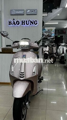 Vespa Sprint Hồng Porsche Mới như xe hãng 4300km
