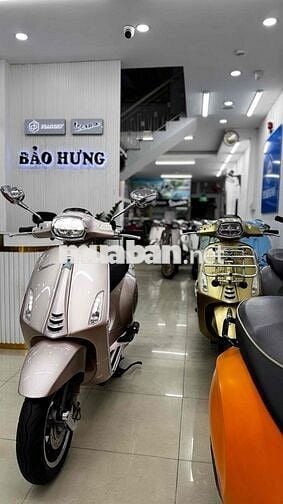 Vespa Sprint Hồng Porsche Mới như xe hãng 4300km