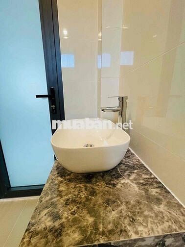 Bán nhà lầu đẹp ngay chợ Tân Vạn dọn vào ở ngay