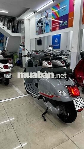 Vespa Gts xám si măng 2022 ngay chủ xe siêu đẹp